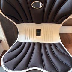 MIETA 骨盤サポートチェアの画像