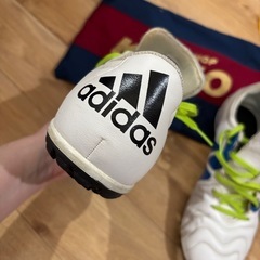 adidas  フットサルシューズ 25.5cm
の画像