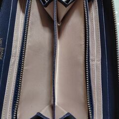 【長財布】男性でも女性でも使いやすい長財布　の画像