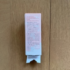 ファンデーション & ネイル　2点セットの画像