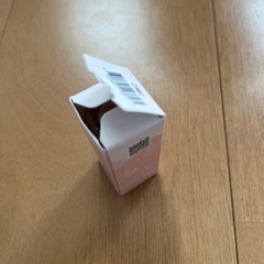 ファンデーション & ネイル　2点セットの画像