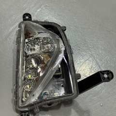 50プリウス前期　純正フォグランプの画像
