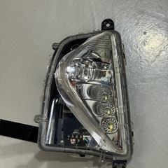 50プリウス前期　純正フォグランプの画像