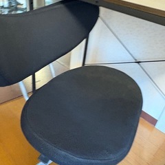 椅子と机を無料で差し上げますの画像