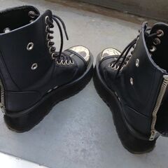 【デモニア　demonia】　厚底メタルブーツ　黒　サイズ9(メンズサイズ26.5らしいが甲高の人は24.5や25の人向け)の画像