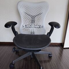Herman Miller Mirra（初代）の画像