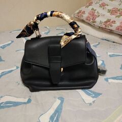 ほぼ新品。ポシェット形バッグの画像