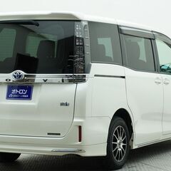 ✨トヨタ大人気ミニバンでお出かけしよう✨トヨタ ヴォクシー　ハイブリッド 　Ｖの画像