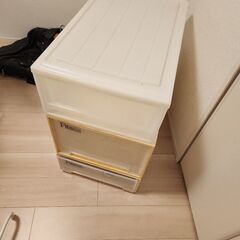 【東京都世田谷区引き取り希望】衣装ケースの画像