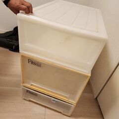 【東京都世田谷区引き取り希望】衣装ケースの画像