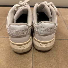 NIKE   厚底スニーカー［決まりました］の画像
