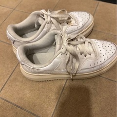 NIKE   厚底スニーカー［決まりました］の画像