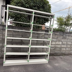 業務用ラックの画像