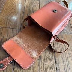 革の斜めがけバッグ　古着の画像