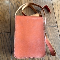 革の斜めがけバッグ　古着の画像