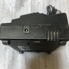 ②HITACHI (ハイコーキ)電動インパクトバッテリー充電器UC 18YSL2の画像