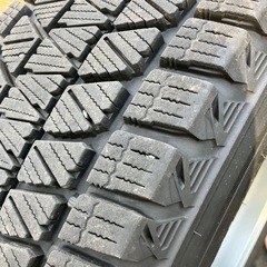 デリカD5スタッドレス4本タイヤホイールの画像