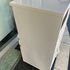 レンジ台　棚　2コンセント付き　キャスター付き　ホワイト　　　　　の画像