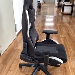 ゲーミングチェアリクライニング機能付き【町田市再生家具】252509の画像