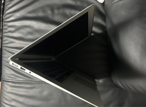 MacBookAir 13インチ i5 4GB 256GB