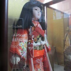 市松人形（ガラスケース入り）高さ45cm／直接受け渡しのみの画像