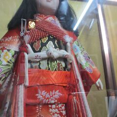 市松人形（ガラスケース入り）高さ45cm／直接受け渡しのみの画像
