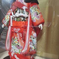 市松人形（ガラスケース入り）高さ45cm／直接受け渡しのみの画像