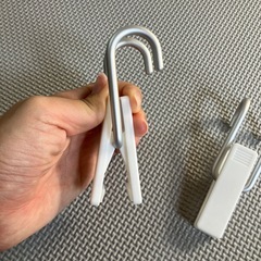 バスマットを干しやすいアルミフック付きピンチ 2個の画像