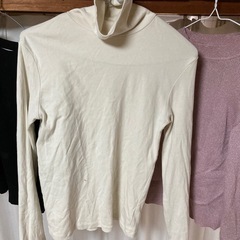 🥶寒い季節にハイネックの画像