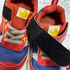 こども　スニーカー　20センチ　戦隊モノの画像