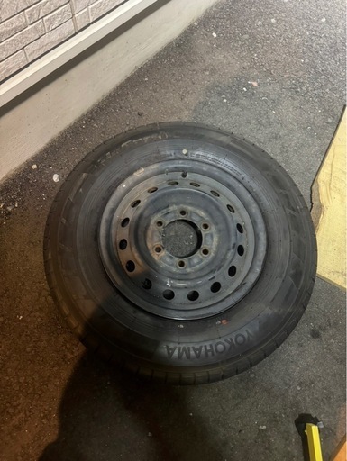 ハイエース　キャラバン　 ホイルヨコハマタイヤ195/80R15４本セット　夏タイヤ 23年製新品