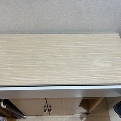 ダイニングテーブルの画像