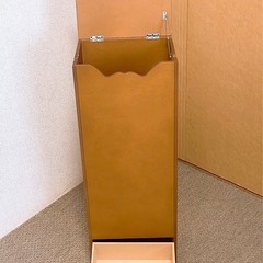 木製折りたたみ掃除機入れの画像