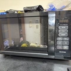 【引越し・無料！】家具家電5点セット（電子レンジ、ソファ、テーブル、鏡など）一括引取希望の画像