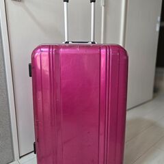 スーツケース（ピンク）の画像