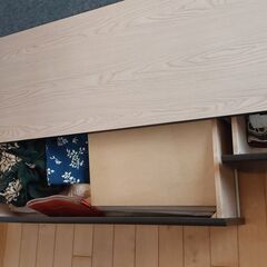 シングルベッド☆取りに来られる方のみ☆古いけどしっかりした造り☆収納ありの画像