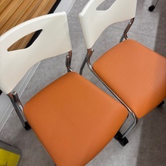 ミーティングデスク＋チェア4脚の画像