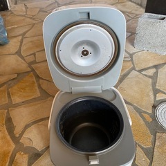 炊飯器の画像