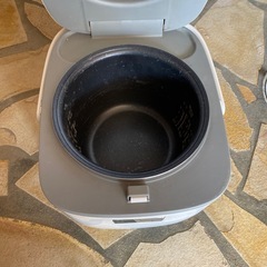 炊飯器の画像
