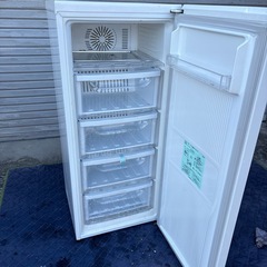 冷凍庫 ストッカー 三菱 121Lの画像