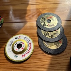 マキタ　充電式ディスクグラインダー　別売り砥石も色々付けます！の画像