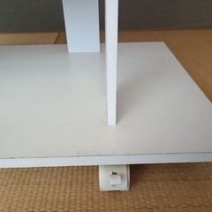 キャスター付ローボード　ホワイトの画像
