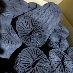 お引取り限定！！綺麗なクヌギ炭　10ｋｇの画像