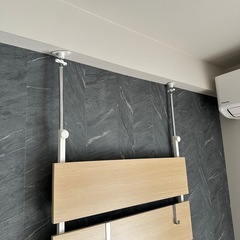 【美品】山善突っ張りパテーション　壁面収納の画像