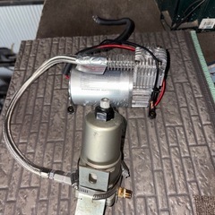 ★レクサス　LS460 取り外し★275C VIAIR エアサスの画像