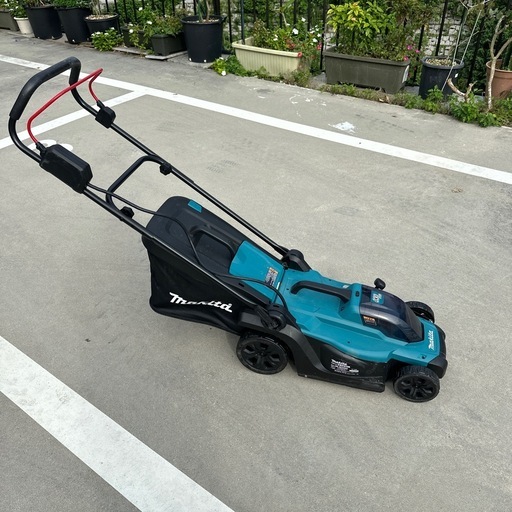 マキタ充電式芝刈機18V