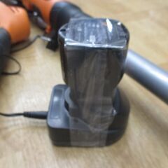 山善 LPHS-1025 ガーデントリマ＋ホールソー 中古品 延長パイプ/バッテリx１/充電 【ハンズクラフト宜野湾店】の画像