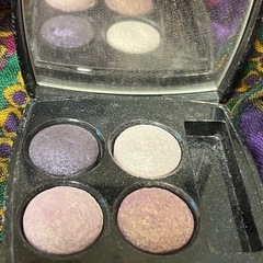 シャネル　アイシャドウ　パープルの画像