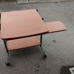 パソコンデスクの画像