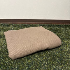 テーブル等、椅子、オブジェ等の画像